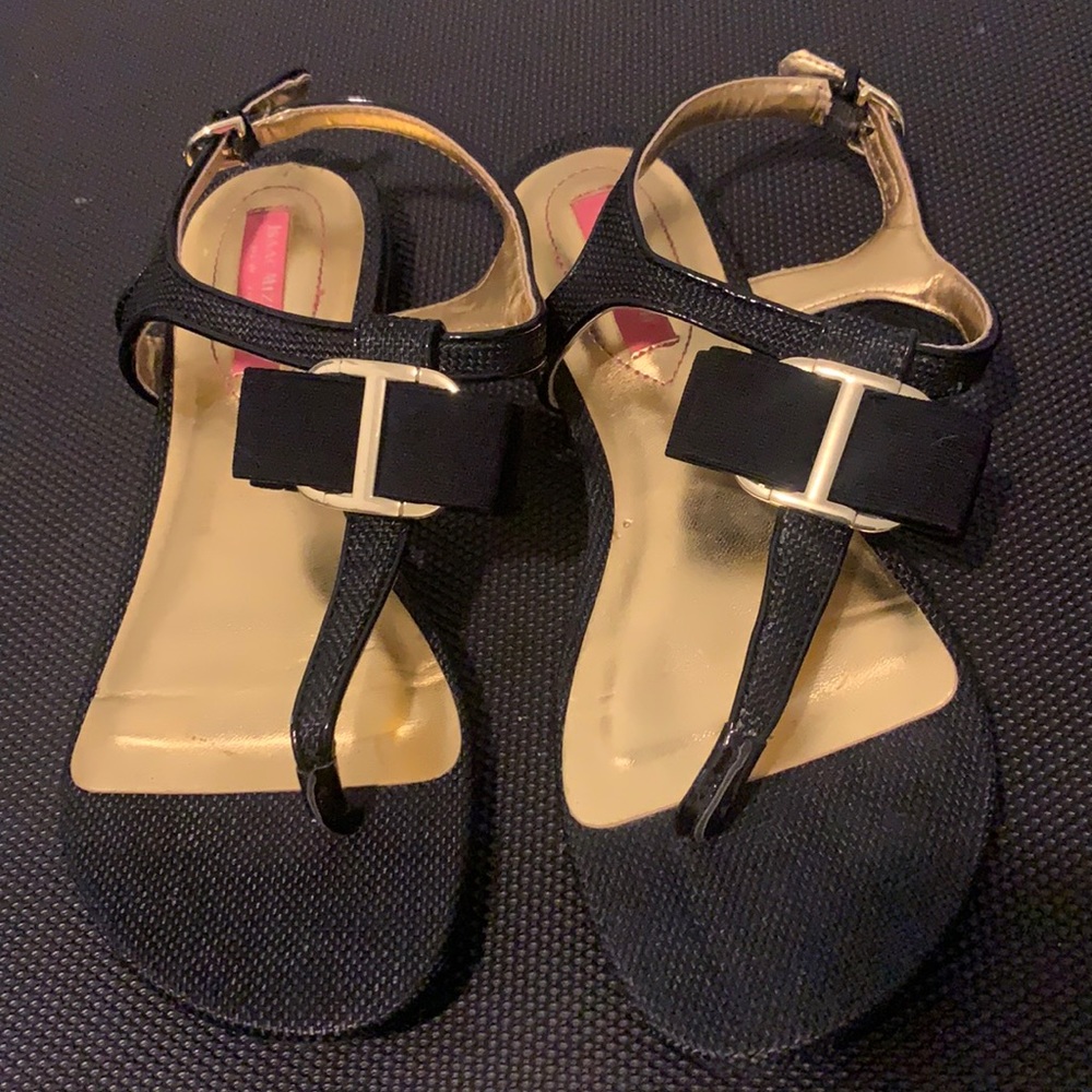 Isaac Mizrahi thong sandals